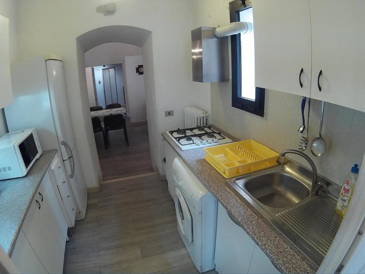 Very Central Apartment, By Shops, Bars, Restaurants Bari Exterior photo