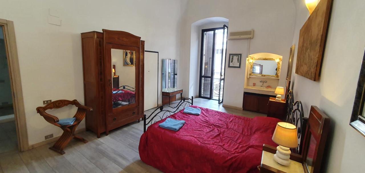 Very Central Apartment, By Shops, Bars, Restaurants Bari Exterior photo