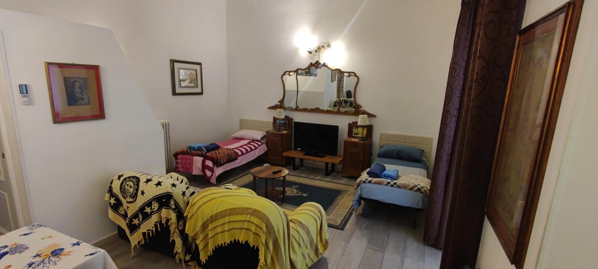 Very Central Apartment, By Shops, Bars, Restaurants Bari Room photo